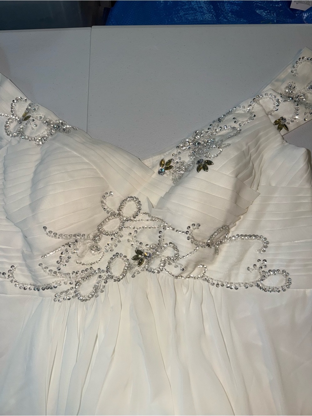 Pretty Cocomelody White Chiffon Wedding Gown - Picture 7 of 7